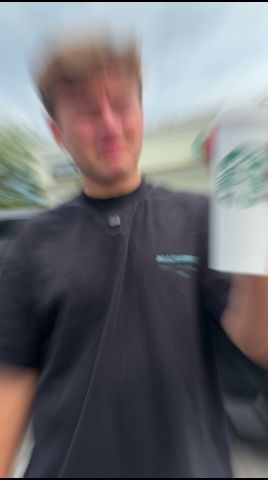 Starbucks vs Subscribers